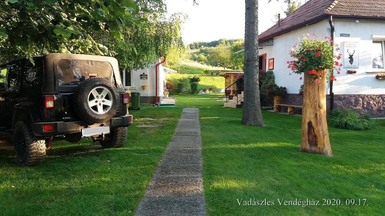 Vadaszles Vendeghaz Apartment Bukkszentmarton Bagian luar foto